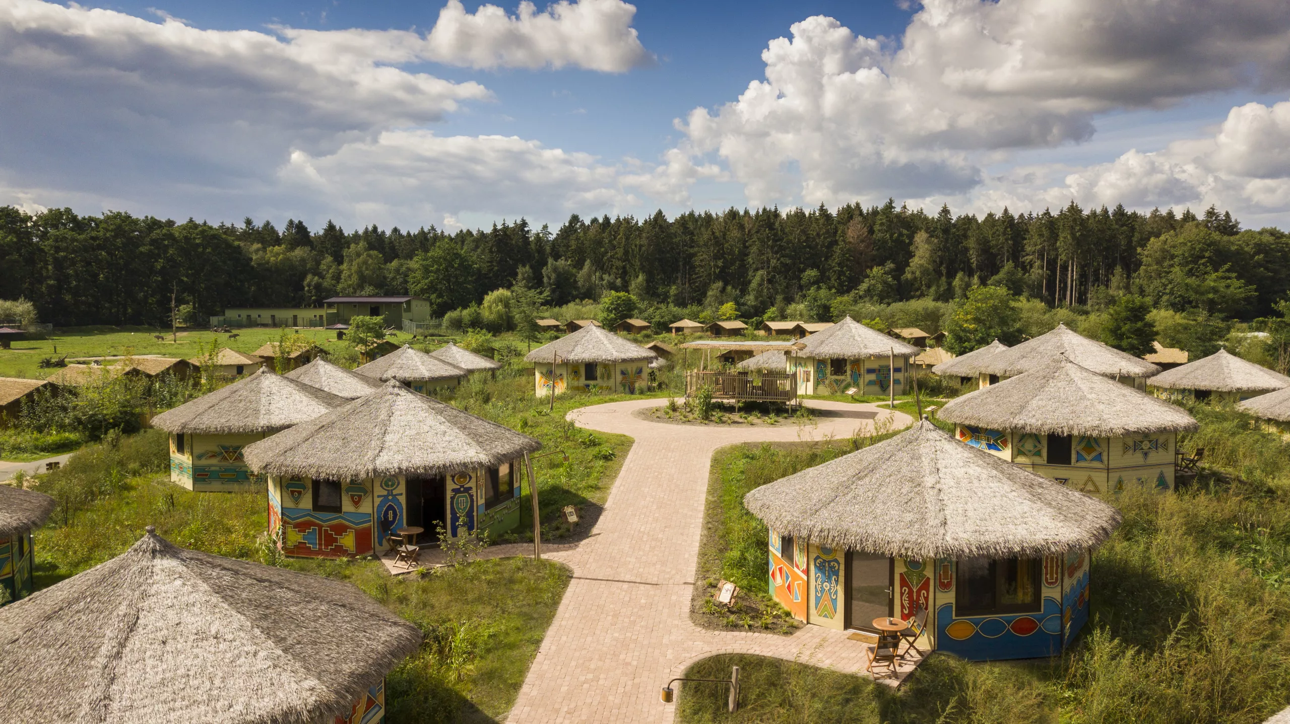 Serengeti-Park-Jambo-Lodges(4).jpg